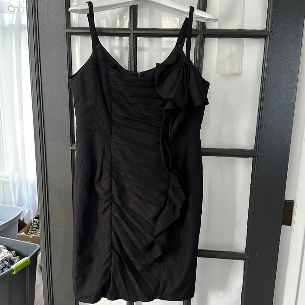 Nannette Lepore ruffle front lbd cocktail dress 🤩